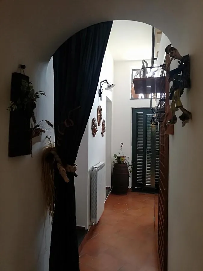 Ohana House Giarre 0*,  Italien